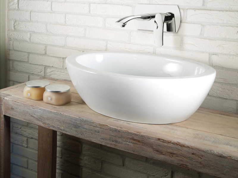 Lavabo da appoggio Varese, design elegante e pratico, perfetto per il bagno moderno.