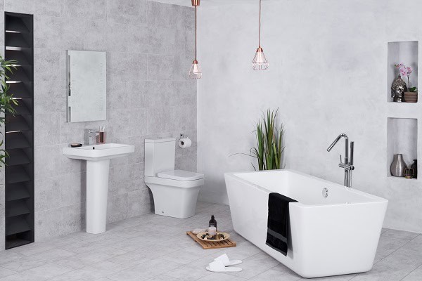 Ampio bagno con vasca, lavabo e sanitari eleganti.